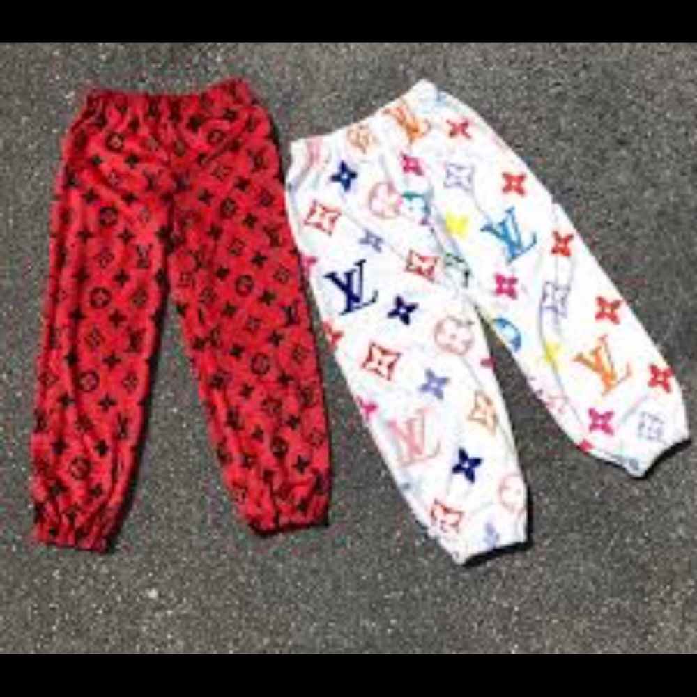 (ISO) tsuwoop clothing, Billie Eilish